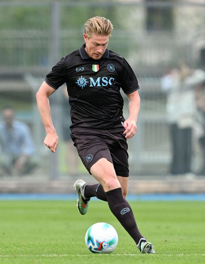 德布劳内职业生涯视频 德布劳内职业生涯视频